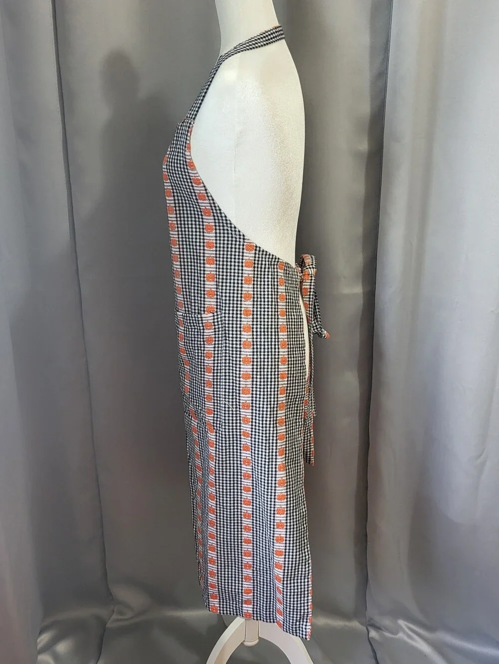 Shabby Chic Halloween Bib Apron Embroidered Pumpkins Black White Check Pocket